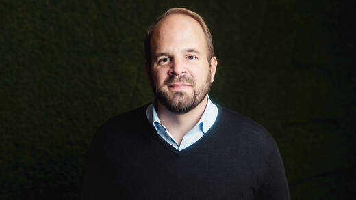 „Es ist ein gutes Gefühl, sich gute Produkte leisten zu können. Das wollten wir möglichst spielerisch, aber auch mit Tiefe inszenieren“, sagt Christian Göbel, stellvertretender Geschäftsführer Marketing und Communication von Aldi Süd, im Interview zum Start der großen Markenclaim-Kampagne.