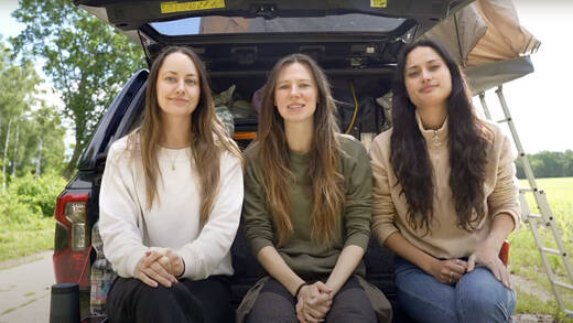 Drei Influencerinnen mit dem Ford Ranger auf dem Weg nach Norden.