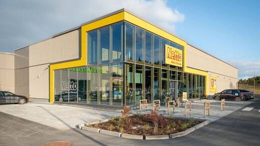 Holz, Sonne, Blühwiese: Netto denkt den Filialbau neu