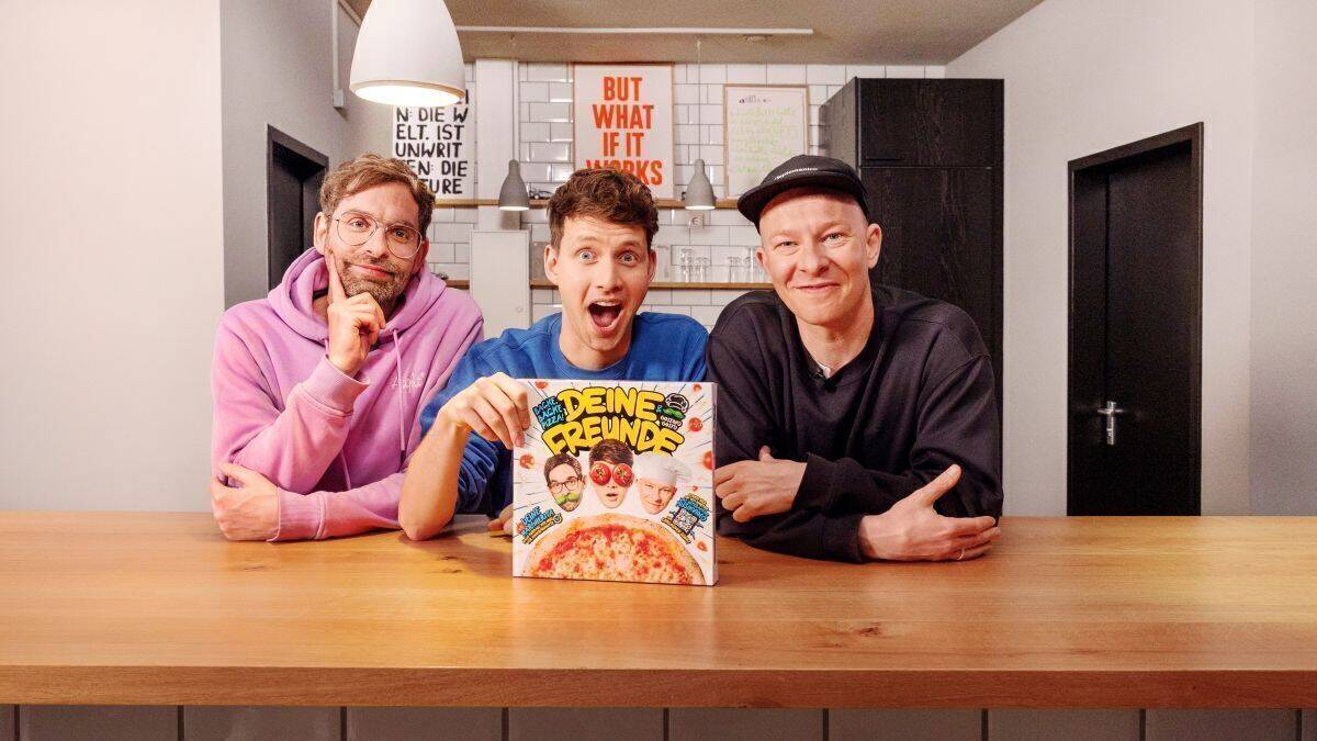 Deine Freunde: Das sind die Hamburger Florian Sump, Lukas Nimscheck und Markus Pauli, die seit 2011 ihre Mischung aus Family Entertainment, Hip-Hop und Popmusik aufführen.