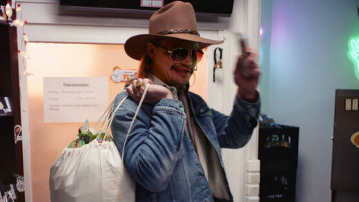 Wilson Gonzalez Ochsenknecht spielt den modernen Rügenwalder Reiter.