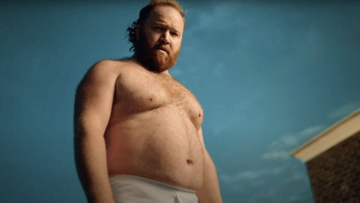 Vom Bier geformt: BRLO nimmt CK aufs Korn.